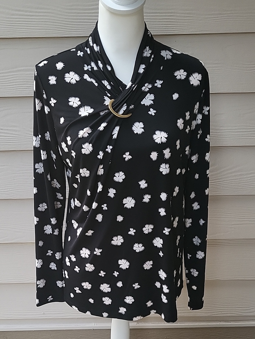 Liz Claiborne Black White Floral Ring Accent Top Women's Medium Long Sleeve